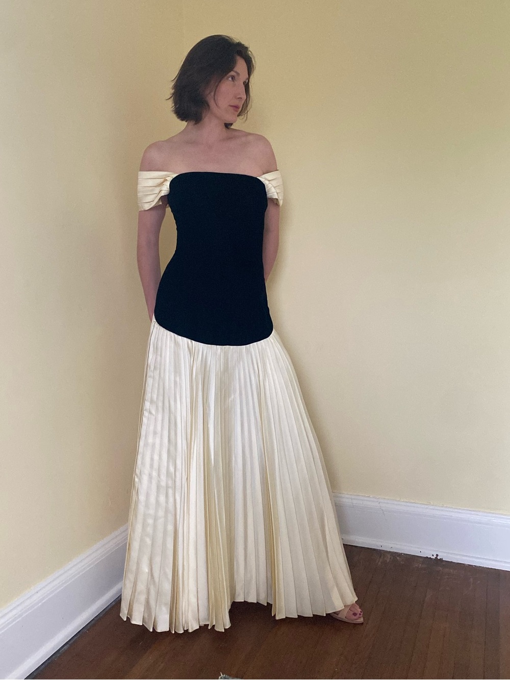 Vintage Victor Costa For Saks Fifth Avenue Mermaid Pleated Velvet Dress